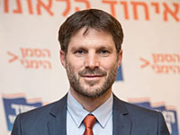 Главой партии 