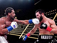 Американцы включили советский гимн перед титульным боем российского боксера. Акавов проиграл