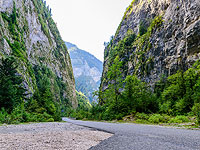ДТП в Абхазии: погибли трое российских военных, двое других - ранены