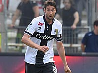 Чемпионат Италии: матч прерван после того, как игрок едва не умер после столкновения с соперником