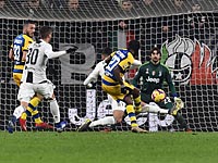 Криштиану Роналду забил два мяча. 