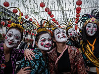 Мир встречает год Желтой Земляной Свиньи. Фоторепортаж