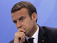 Президент Франции посетил оскверненное еврейское кладбище
