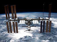 Американский аппарат Crew Dragon успешно пристыковался к МКС
