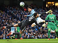 Стерлинг забил три мяча. Зинченко отыграл весь матч