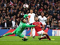 Стерлинг забил три мяча. Англичане разгромили чехов