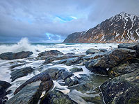 У берегов Норвегии продолжается операция по спасению пассажиров лайнера Viking Sky
