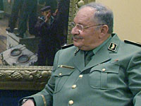 Армия Алжира требует отставки президента