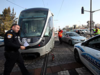 Возле остановки 