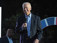 Еще две женщины обвинили Джо Байдена в неподобающем поведении
