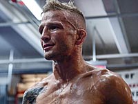 Чемпион UFC провалил допинг-тест и добровольно отказался от титула