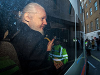 The New York Times: После ареста Джулиана Ассанжа российские загадки сохраняются
