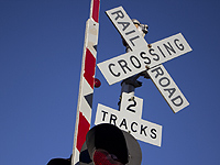 В Орландо поезд врезался в автомобиль на железнодорожном переезде