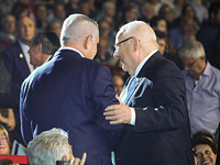 Президент Ривлин проводит консультации с представителями партий