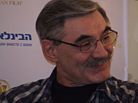 Артиста Панкратова-Черного после скандала сняли с рейса в Барнауле. ВИДЕО