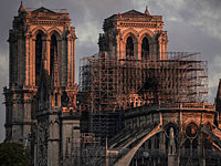 Французская полиция: к пожару в Нотр-Даме могло привести короткое замыкание
