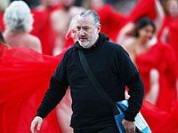 Туник проведет в Нью-Йорке