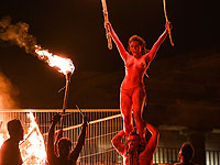 Гнев майской королевы и обнажение на огненном фестивале в Шотландии. Фоторепортаж 
