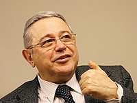 Российские СМИ рассказали об автомобилях Евгения Петросяна