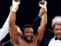 Умер боксер, отправлявший в нокдаун Холифилда и Мурера