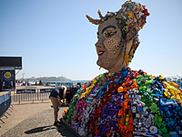 В первый день 