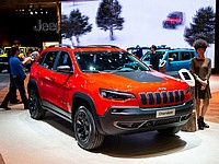 Компания САМЛАТ приступила к продаже кроссовера Jeep Cherokee с новым двигателем