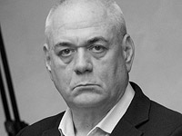 В Москве проходят похороны журналиста Сергея Доренко