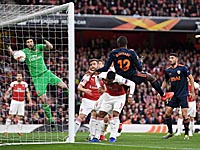 Ляказетт забил два мяча. 