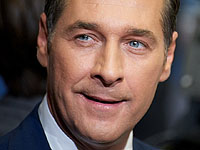 Вице-канцлер Австрии уйдет в отставку из-за