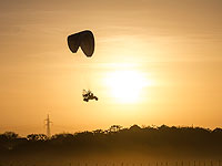 Мужчина пострадал в момент экстренной посадки паратрайка