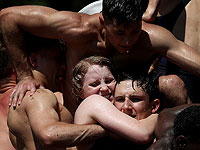 Не только юноши: борьба новобранцев за звание морского пехотинца. Фоторепортаж 
