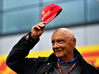 Умер легендарный автогонщик Ники Лауда