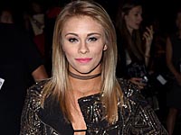 Звезда ММА Пейдж ван Зант поделилась фото и видео со съемок для Sports Illustrated Swimsuit Edition 