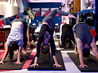 В Иране арестованы  любители йоги:  их одежду сочли нескромной