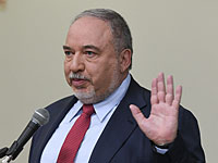 По данным опросов, политический кризис приносит Либерману новые голоса избирателей