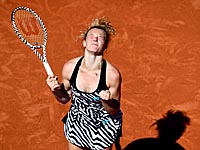 Наоми Осака в матче третьего круга Открытого чемпионата Франции проиграла чешке Катерине Синяковой 