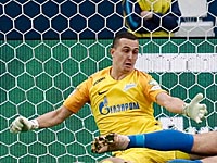 Во Внуково задержали и оштрафовали вратаря сборной России