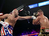 Бокс: Тайсон Фьюри нокаутировал Тома Шварца