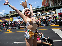 Ежегодный парад русалок на Кони-Айленд. Фоторепортаж