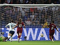 Джоди Тейлор переправила мяч в пустой угол ворот 1:0