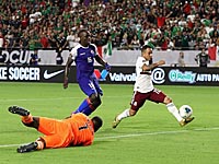 Пенальти, перекладина, невероятный промах. Мексика вышла в финал Золотого кубка