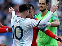 Удаление Месси. КОНМЕБОЛ говорит о неуважении. СМИ - о профнепригодности арбитра