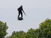 Франция отпраздновала День взятия Бастилии. Фоторепортаж