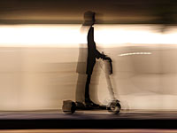 Отменены ограничения на провоз самокатов в поезде между Иерусалимом и аэропортом