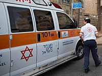 В Хайфе пожилой мужчина получил тяжелые травмы, упав с высоты