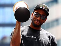 Создание суперклуба. Кавай Леонард и Пол Джордж продолжат карьеру в 