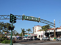 На одном из пляжей Калифорнии обрушилась скала; трое погибших