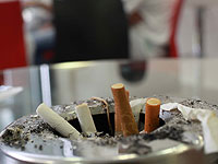 Адвокаты судятся с администрацией судов, обвинив ее в поощрении курения