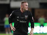 MLS. Руни ударил соперника локтем в челюсть и был удален. 