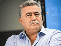 Перец сбрил усы: